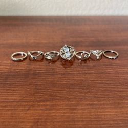 7 Costume Rings
