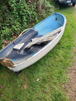 Boat (i think fiberglass)