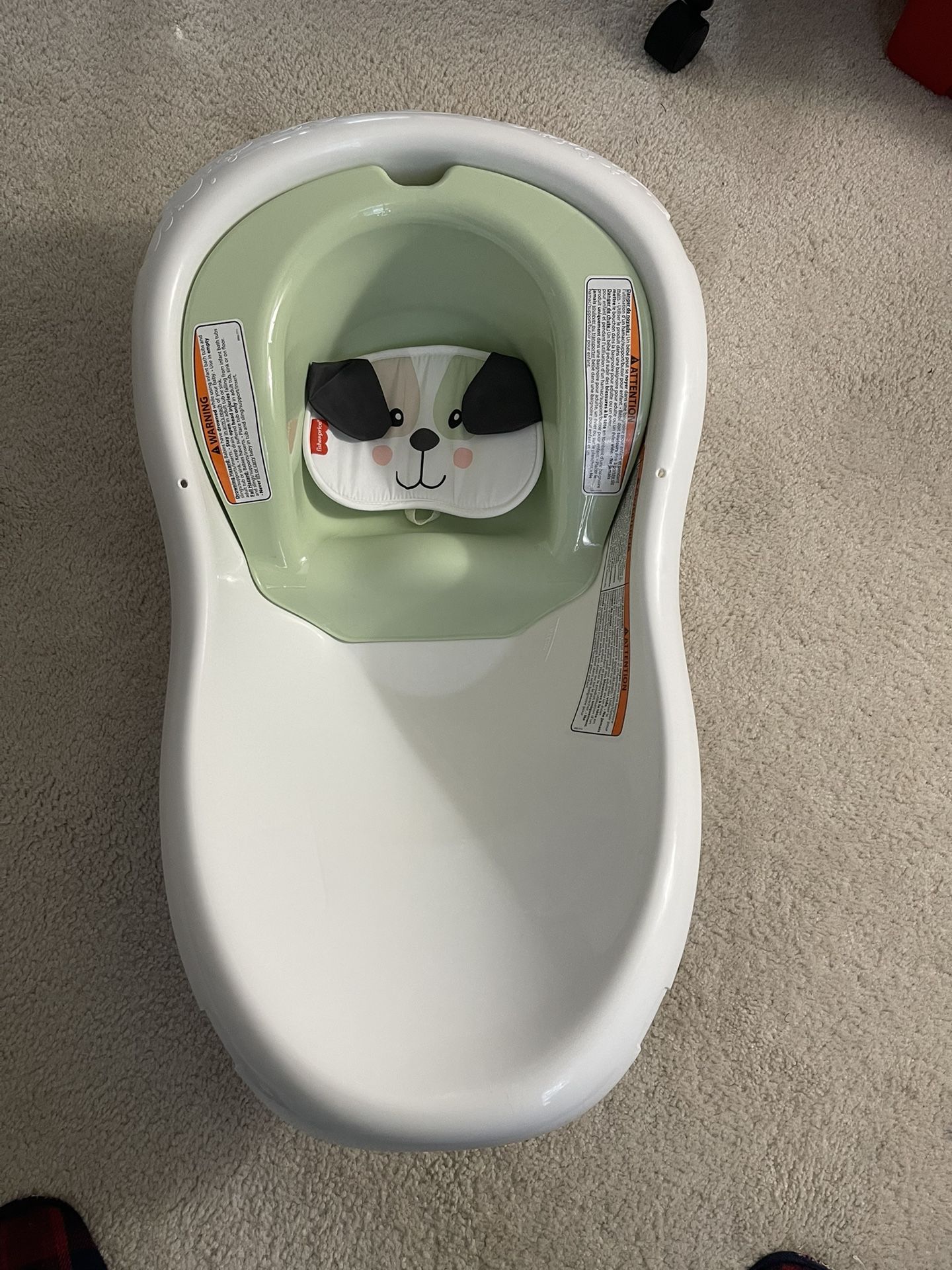Baby Bath Tub Like New Only Used Once. π . In Mint Condition. White With Mint Green So It Can Be For Both Girl Or Boy. Very Useful.