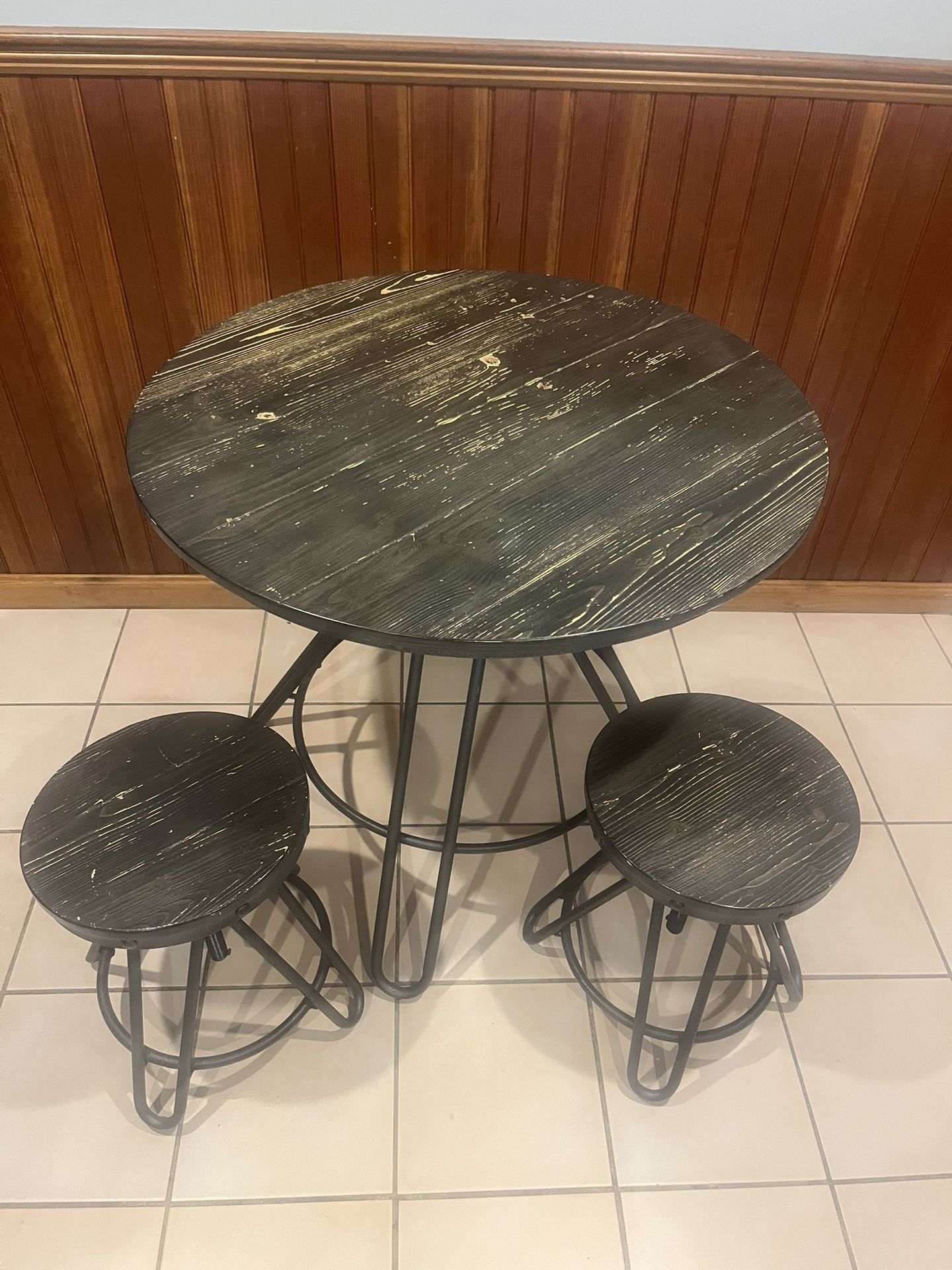 Circular Wooden Table With 4 Stools Included