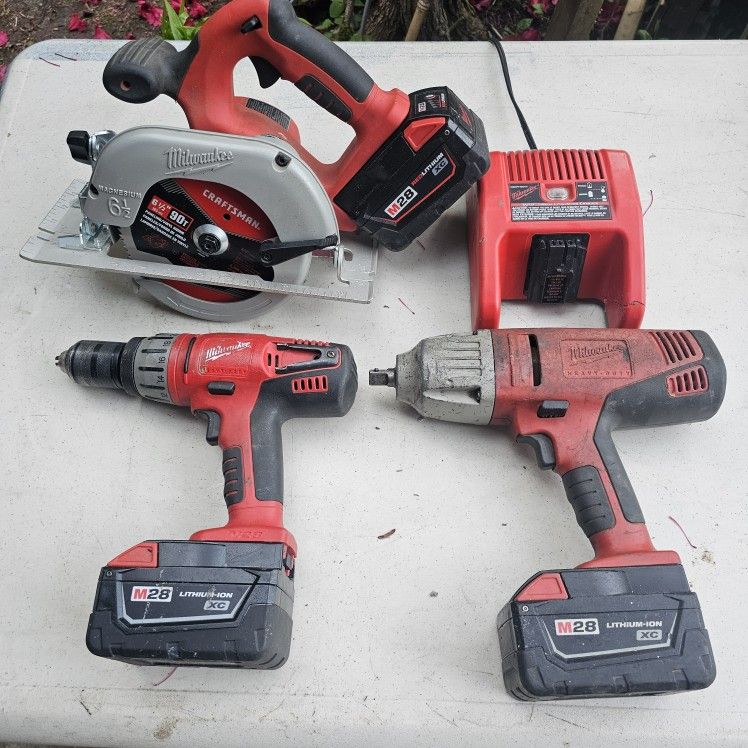 Milwaukee m28 Cordless Tool Bundle