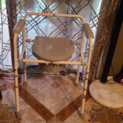 bathroom chair IN GOOD  CODITION 