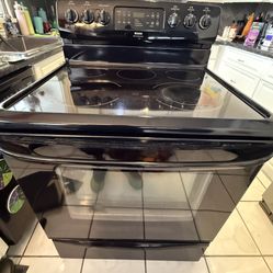 GREAT CONDITION Kenmore Stove / Oven Black