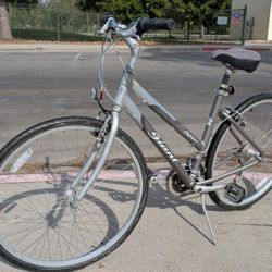 Women's Hybrid Bike Giant Womens Bicycle Rides Smooth 21 Speed