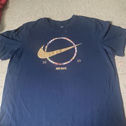 Nike Men's NSW PREHEAT Swoosh T-shirt.