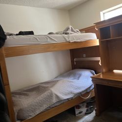 Bunkbed & Desk & Nightstand 
