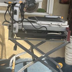 Tile Saw With Table