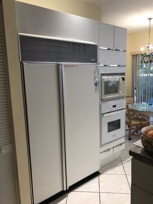 Refrigerator builtin subzero refrigerator topoftheline for Sale in Aventura, FL OfferUp