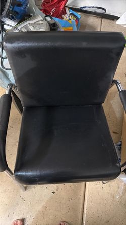 Hair salon chair