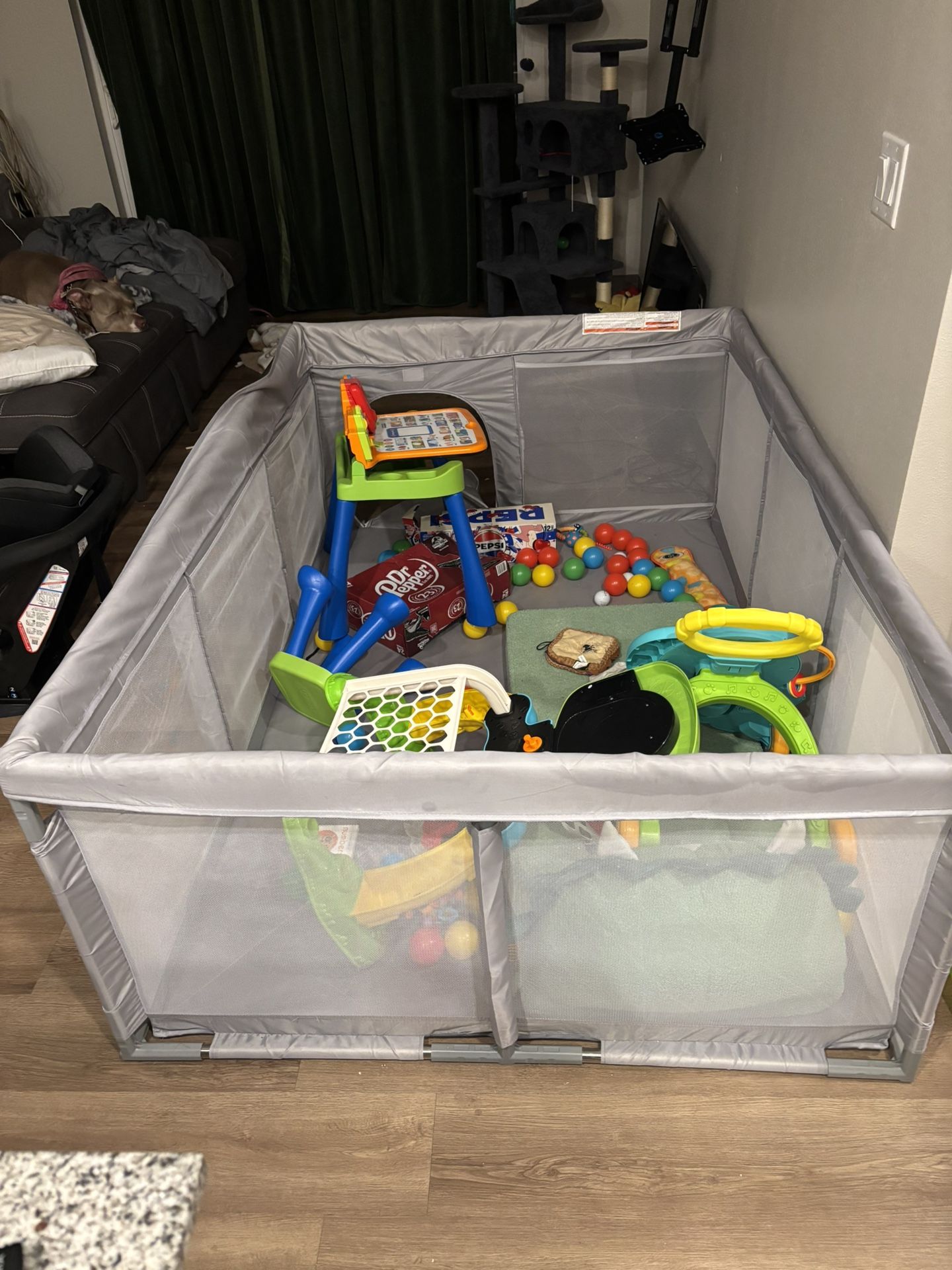 XL Baby Play Pen WITH TOYS