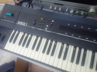 Ensonic esq-1 synthesizer