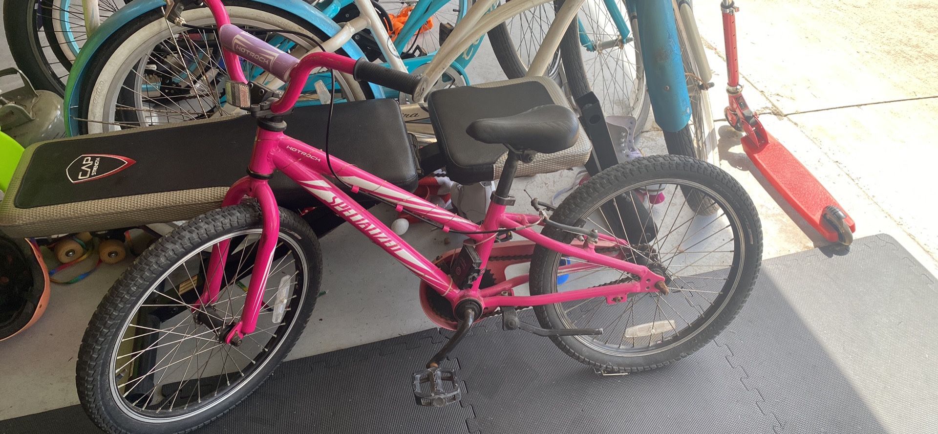20” Specialized Pink Bike With Lights