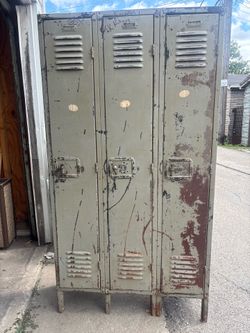 Set of 3 personal lockers USED