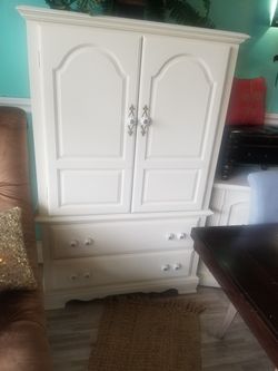 CUTE WARDROBE AT PICKY PINCHERS 5912 54TH AVE N KENNETH CITY OPEN NOON TO 6PM FREE DELIVERY