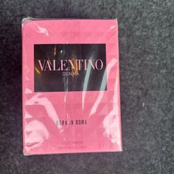 valentino Donna born in Roma 