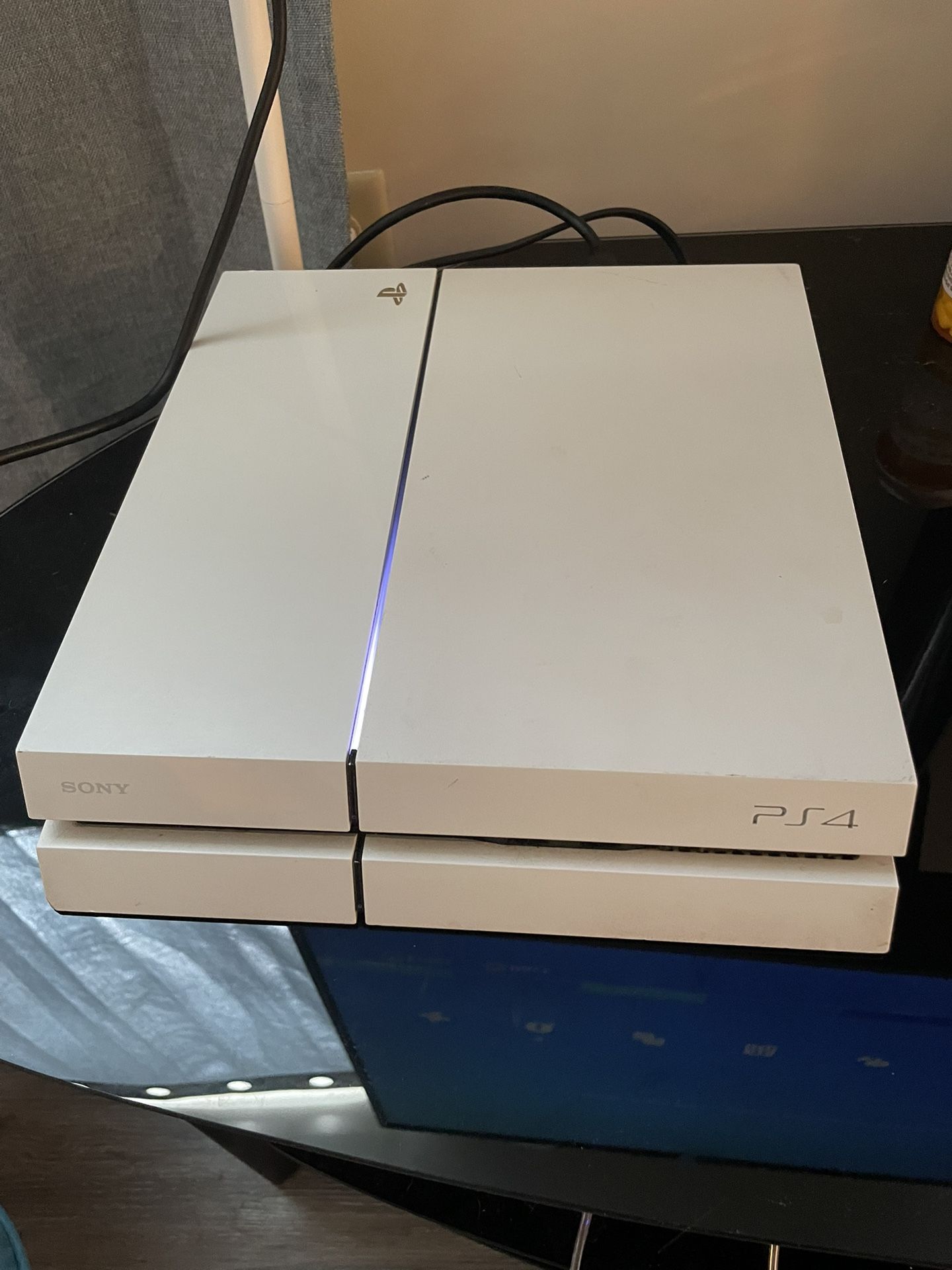 PS4 White 1TB