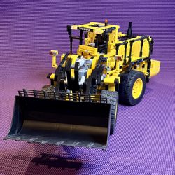LEGO Technic 42030 – Volvo L350F Wheel Loader (Complete, Disassembled)