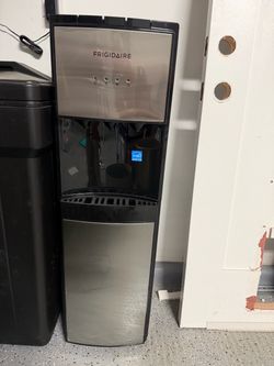 Frigidaire Bottom Loading Water Cooler Dispenser