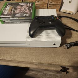 Xbox One S + Controller and games