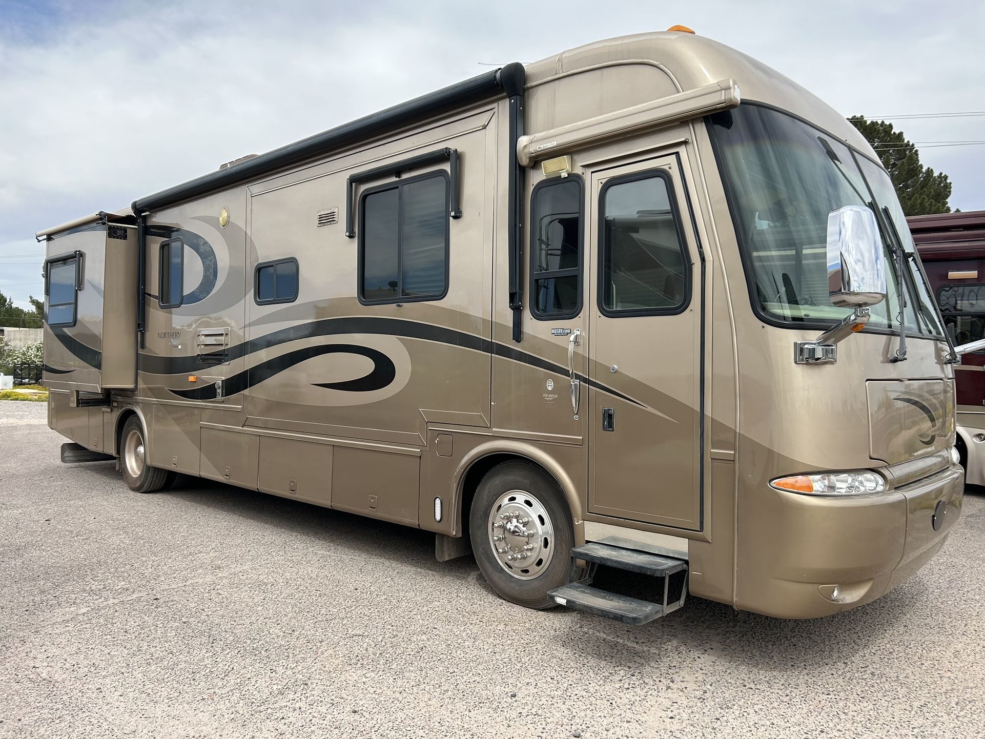 2005 Newmar Northern Star