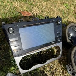 Subaru Radio Unit And Speakers 