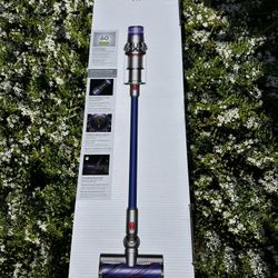 DYSON V11 Cordless Stick Vacuum Cleaner. BRAND NEW Factory sealed. Authentic With Warranty