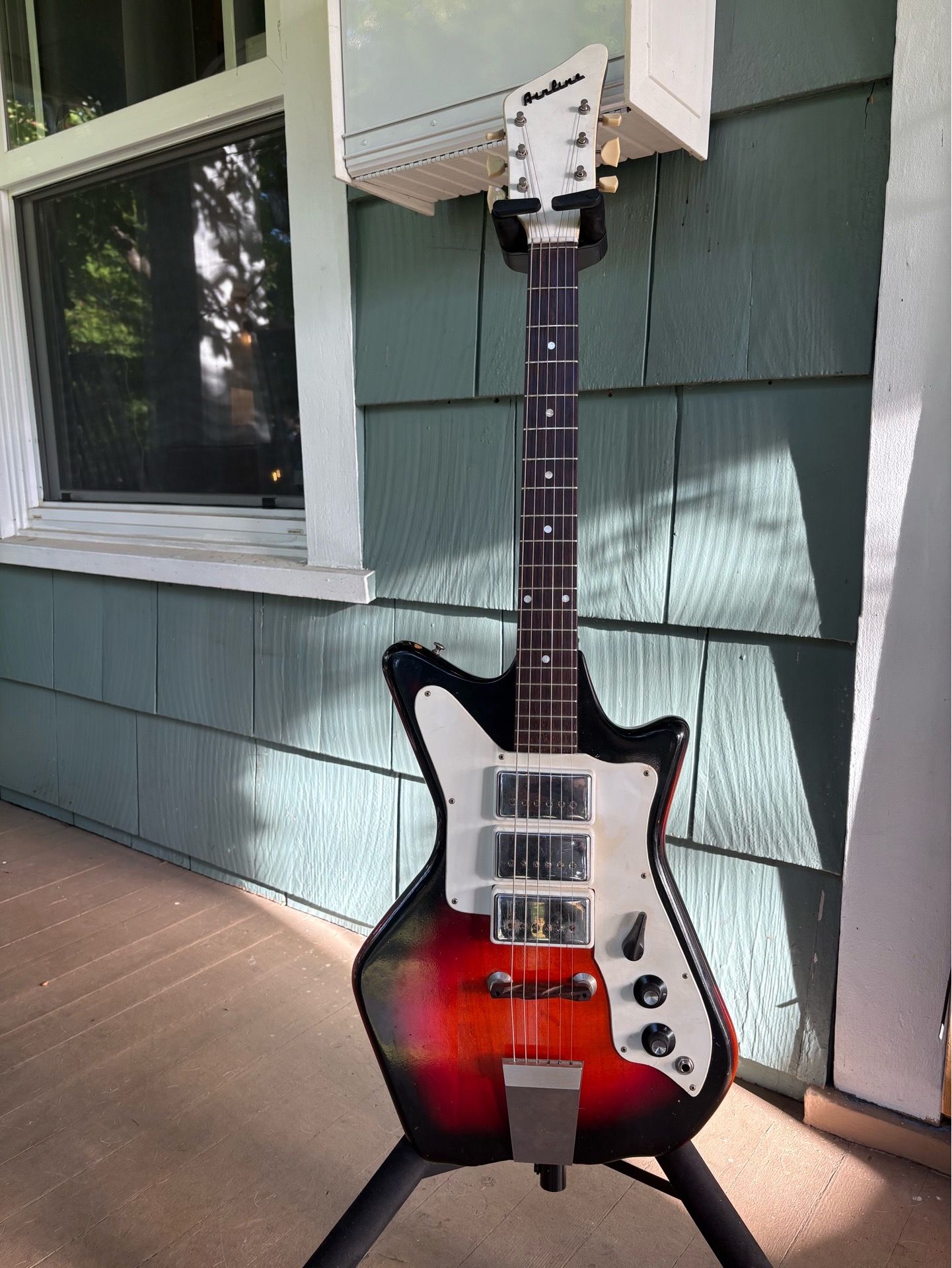 1960’s Airline “Jetsons” Triple Pickup Guitar