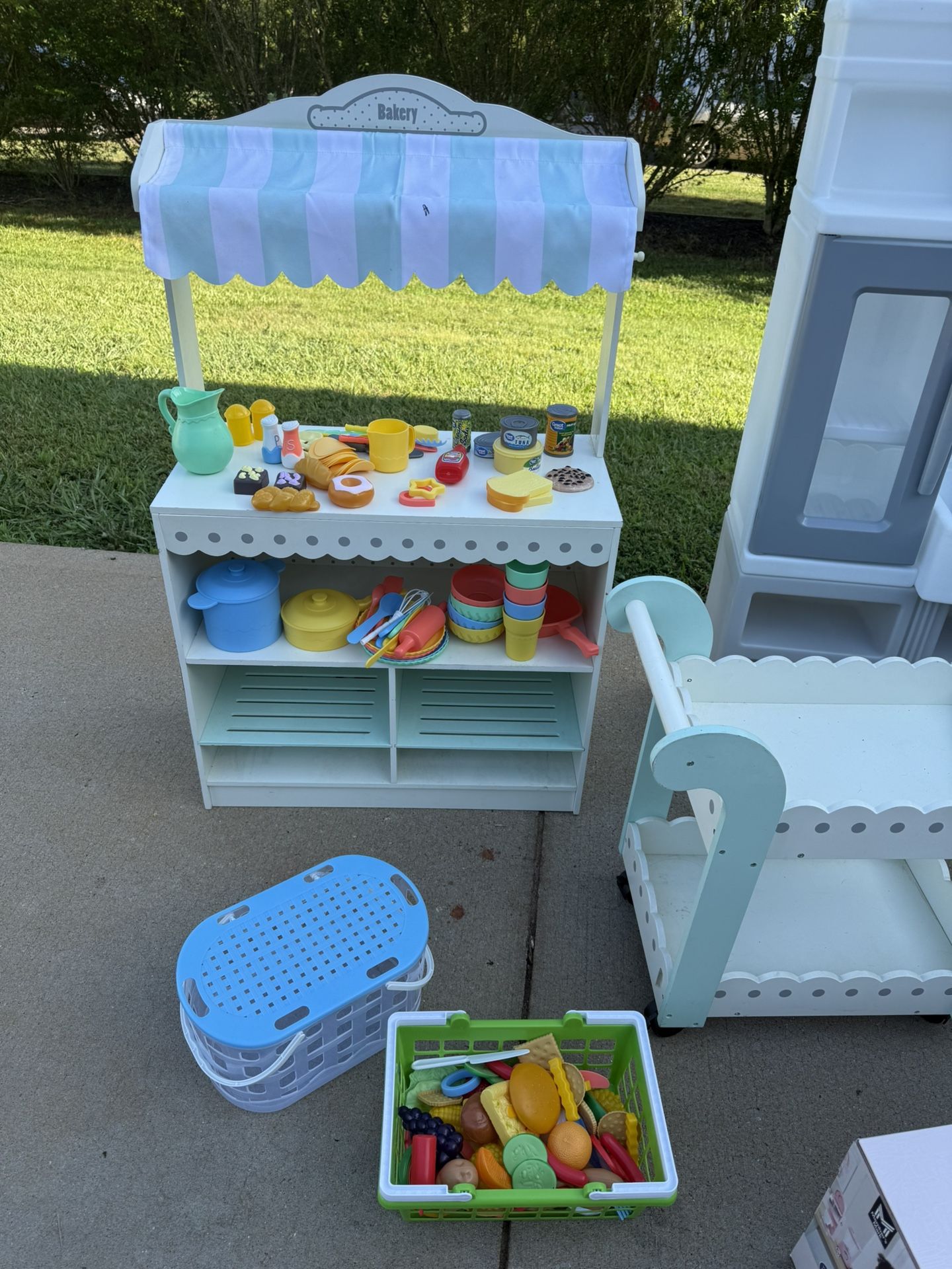 Kids Bakery And Cart, Kitchen, And Food