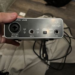 Behringer U-Phoria UM2