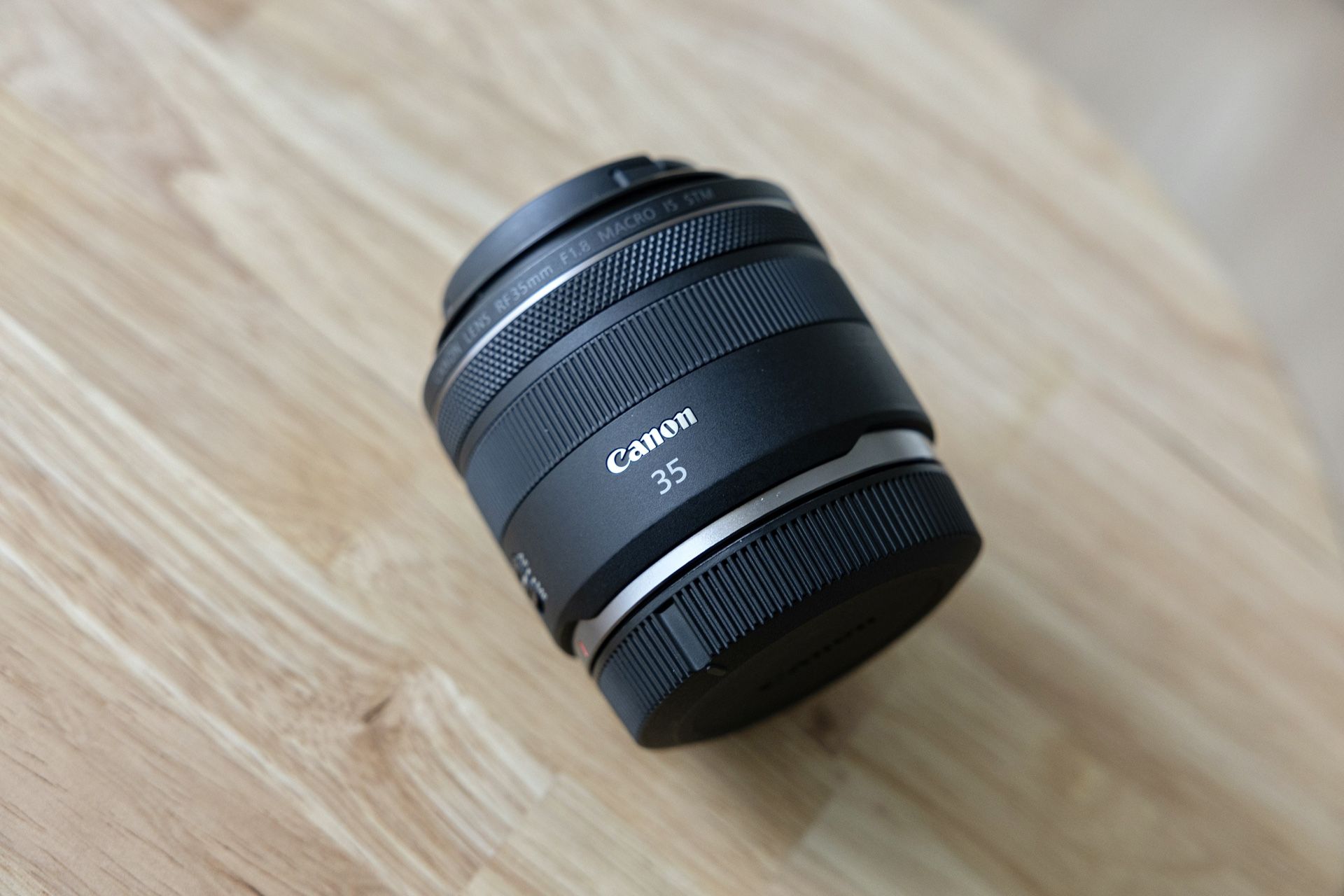 Canon RF 35mm F/1.8 IS Macro Lens