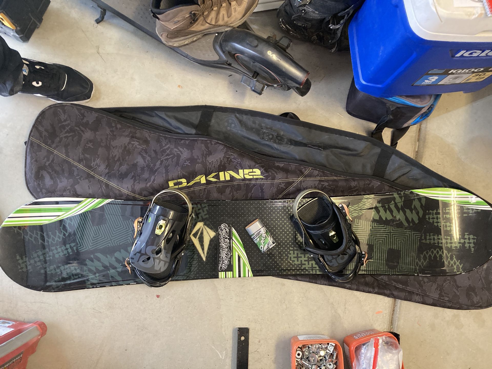Morrow Brand Snowboard Bindings Boots Combo