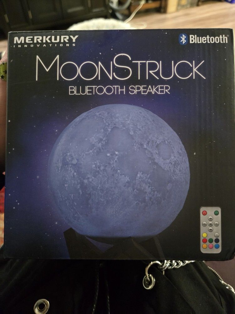 Bluetooth Moon Speaker 🌝