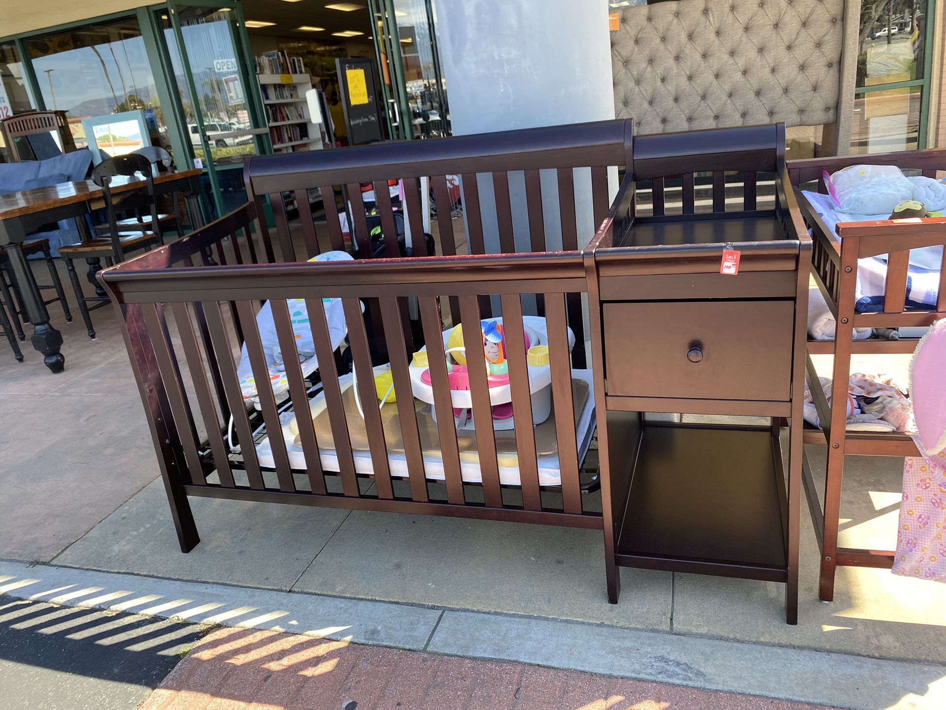 Crib With Changing Table 