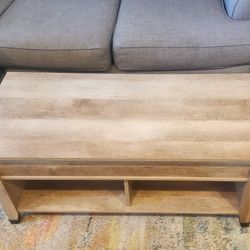 Coffee Table with Liftable Top