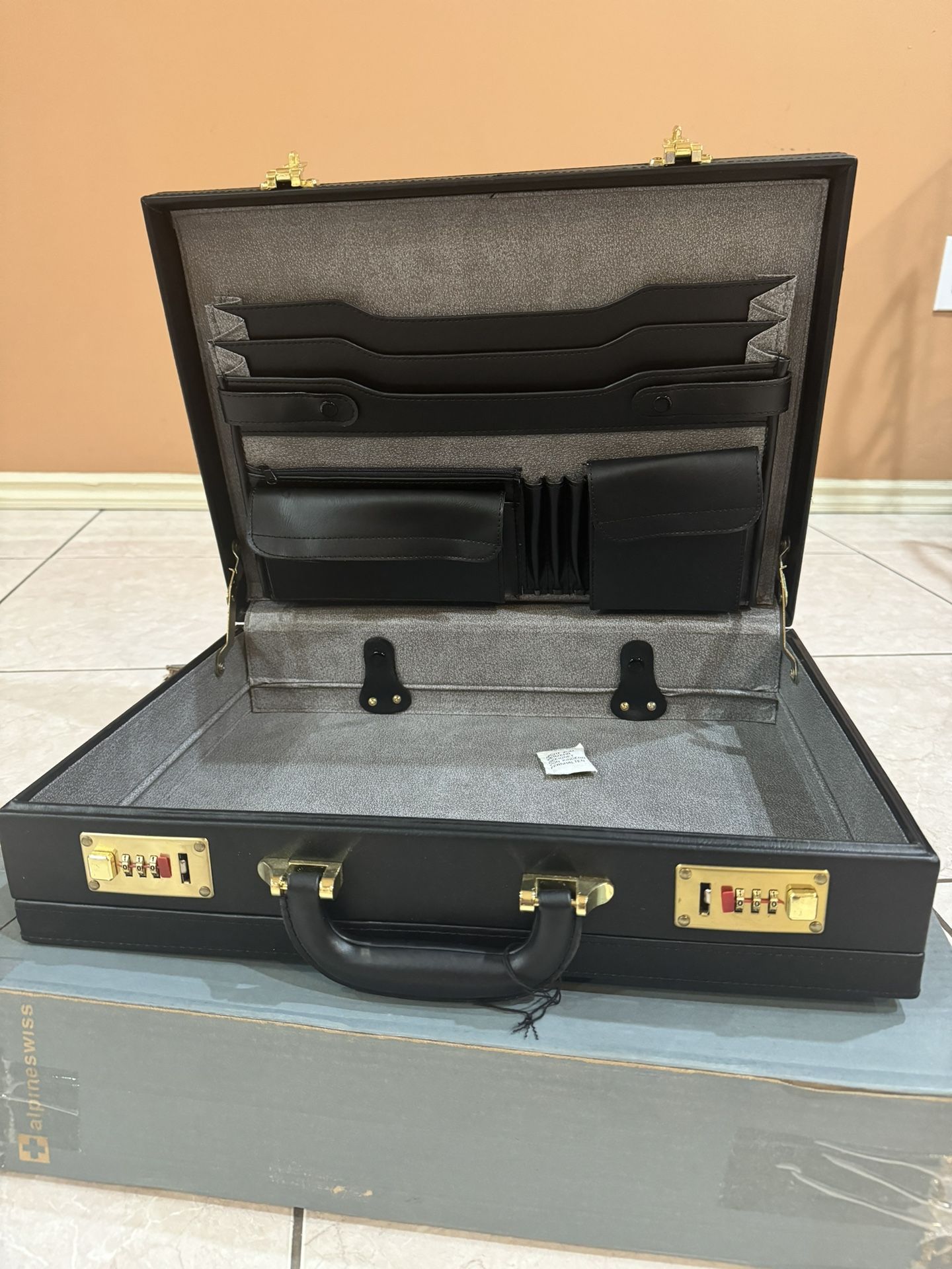 Mens Expandable Leather Attaché Briefcase Dual Combination Locks