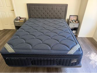 Like New Dreamcloud Luxe Hybrid Queen Mattress