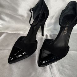 Chanel 2013 Interlocking CC Logo T-Strap Pumps $350 