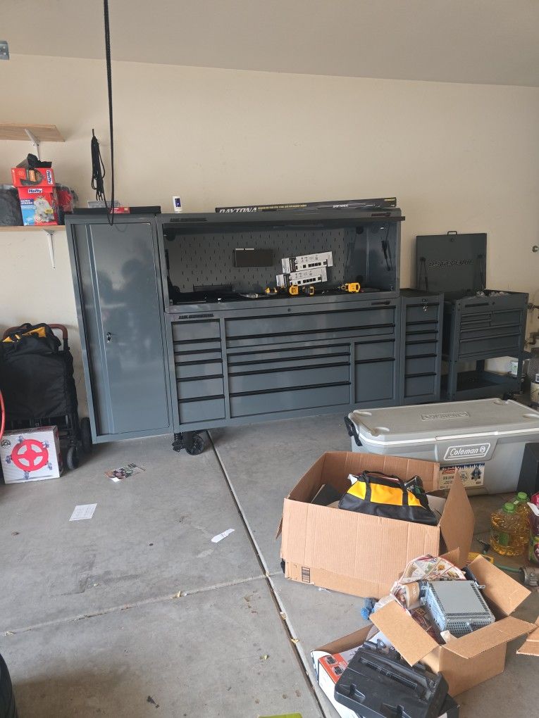 72 Inch Us General 3 Series Toolbox With Hutch, Locker And Side Cabinet And Cart