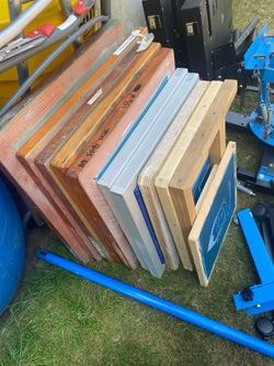 Silk screen printing equipment