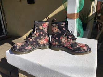 Dr Martens women’s,