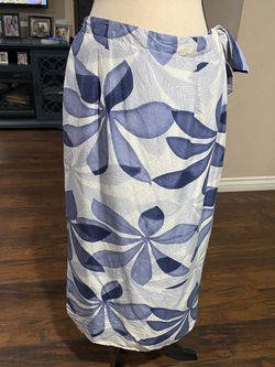 Womens Blue and White Floral Wrap Midi Skirt