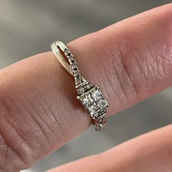 10K PRINCESS DIAMOND ENGAGEMENT RING