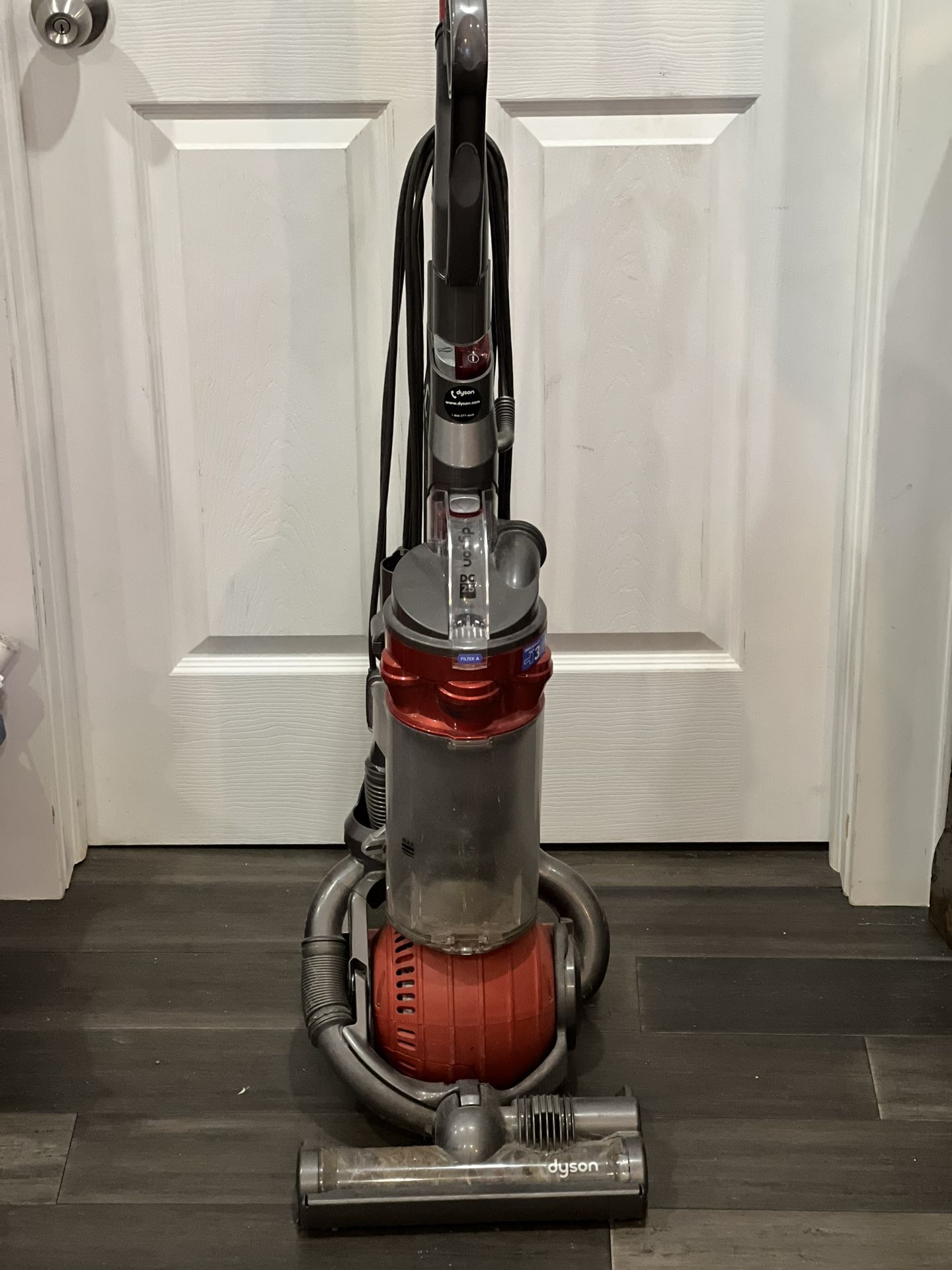 Dyson DC25 Vacuum Cleaner