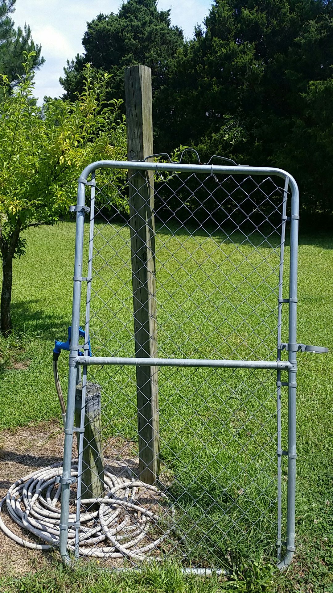 6 ft chain link gates (4) 2 are home made and 2 are store bought. Very sturdy.