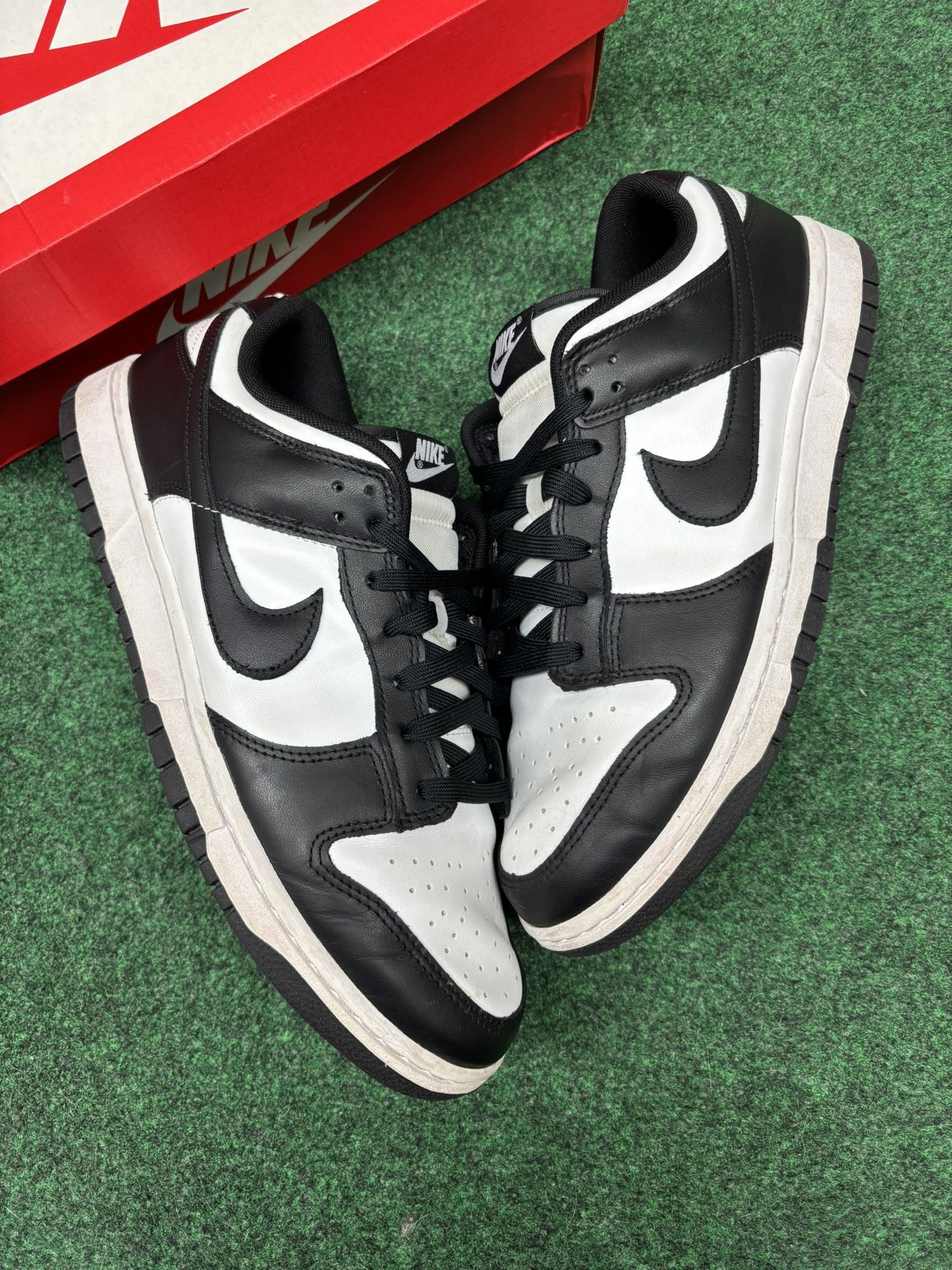 NIKE DUNK LOW PANDA SIZE 11