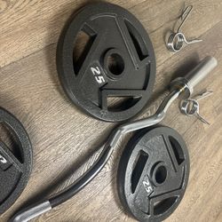 Beautiful BRAND NEW Curl Bar With Pair Of 25s And 10s 