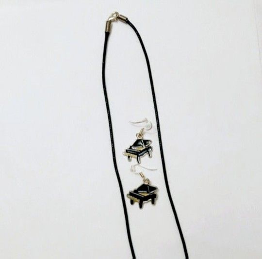Jewelry (Necklace & Earring Set)