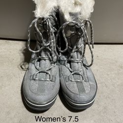 Size 7.5 Women’s Boots