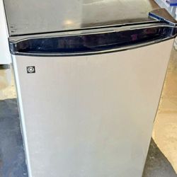 Mini Fridge Stainless Steel Ge