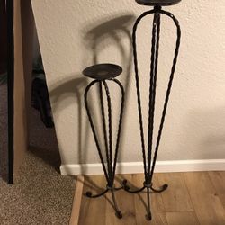Candle holders metal dark brown.